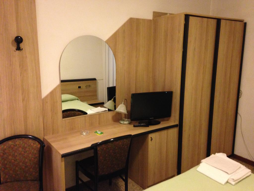 Hotel Roma Cassano Magnago Eksteriør bilde